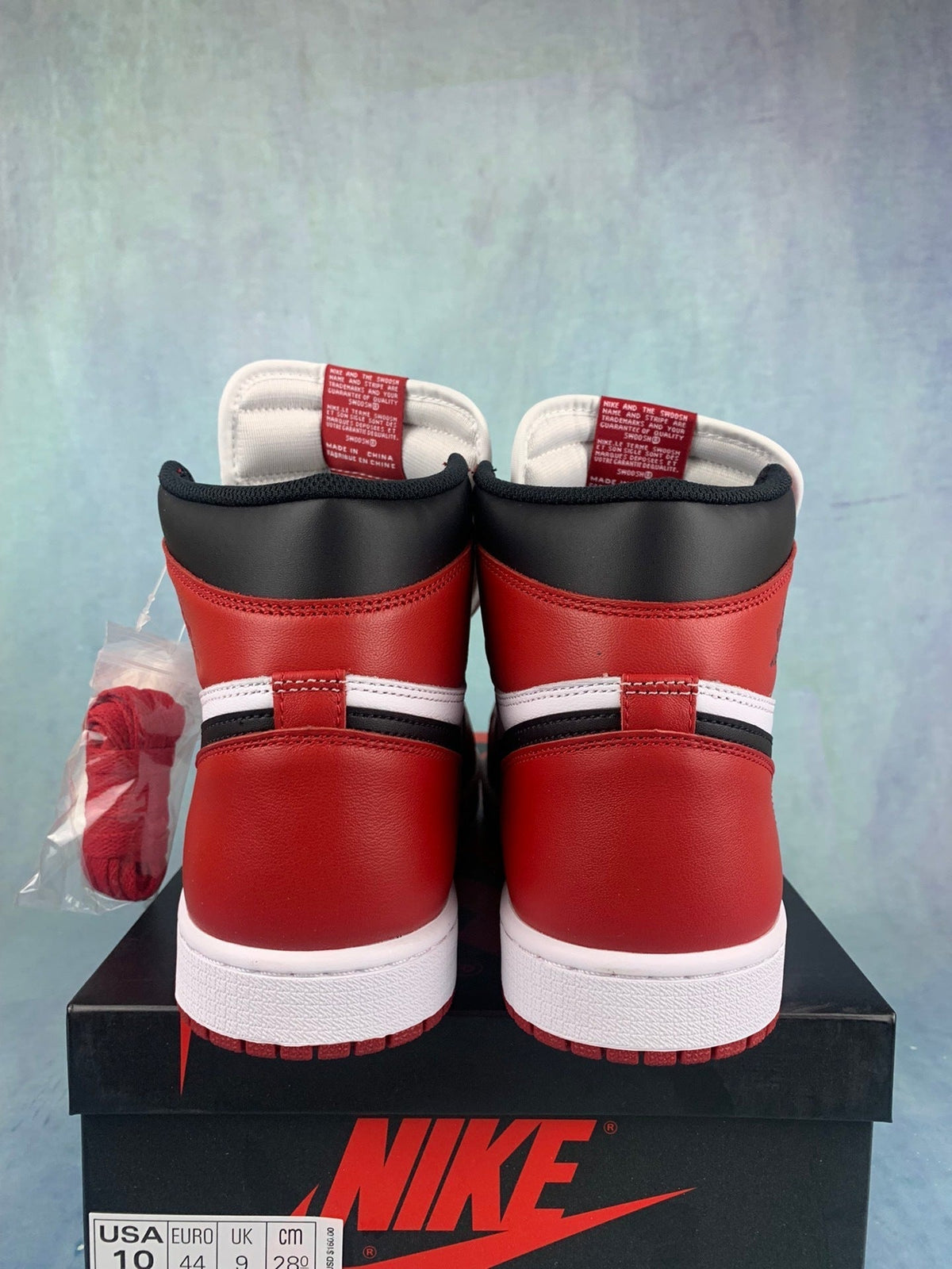 Air Jordan 1 High Chicago 555088-101 Unisex Sneakers