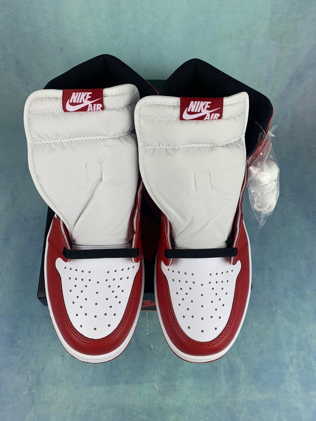 Air Jordan 1 High Chicago 555088-101 Unisex Sneakers