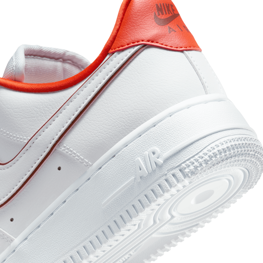 Wmns Nike Air Force 1 "07 Essential