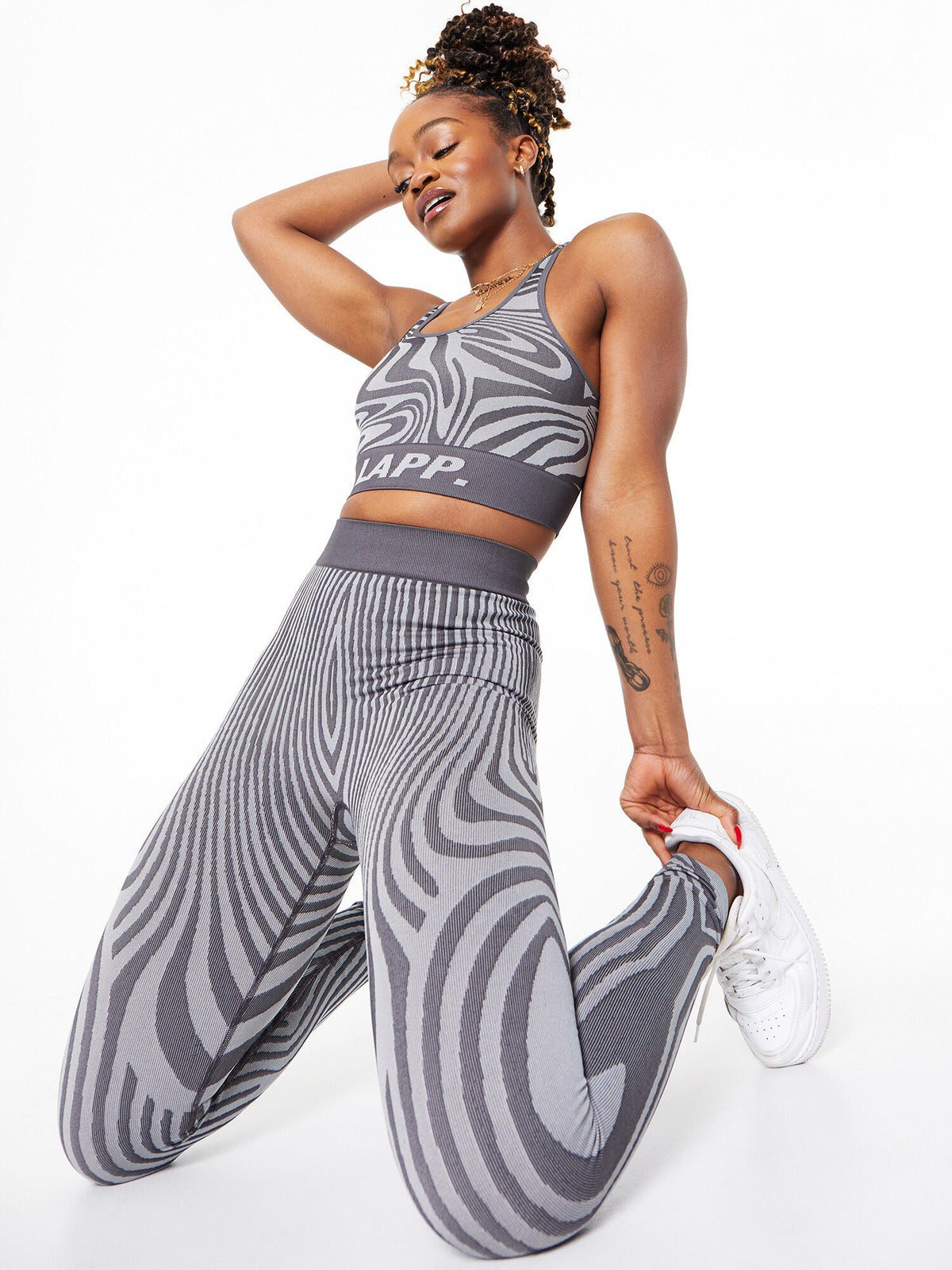 ILLUSION SEAMLESS LEGGING