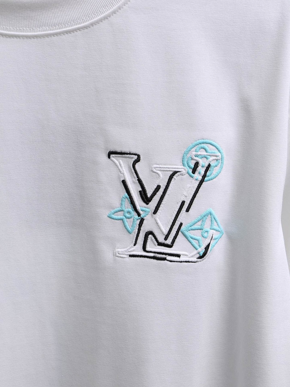 Louis Vuitton*LV White Embroidered Graphic T-Shirt
