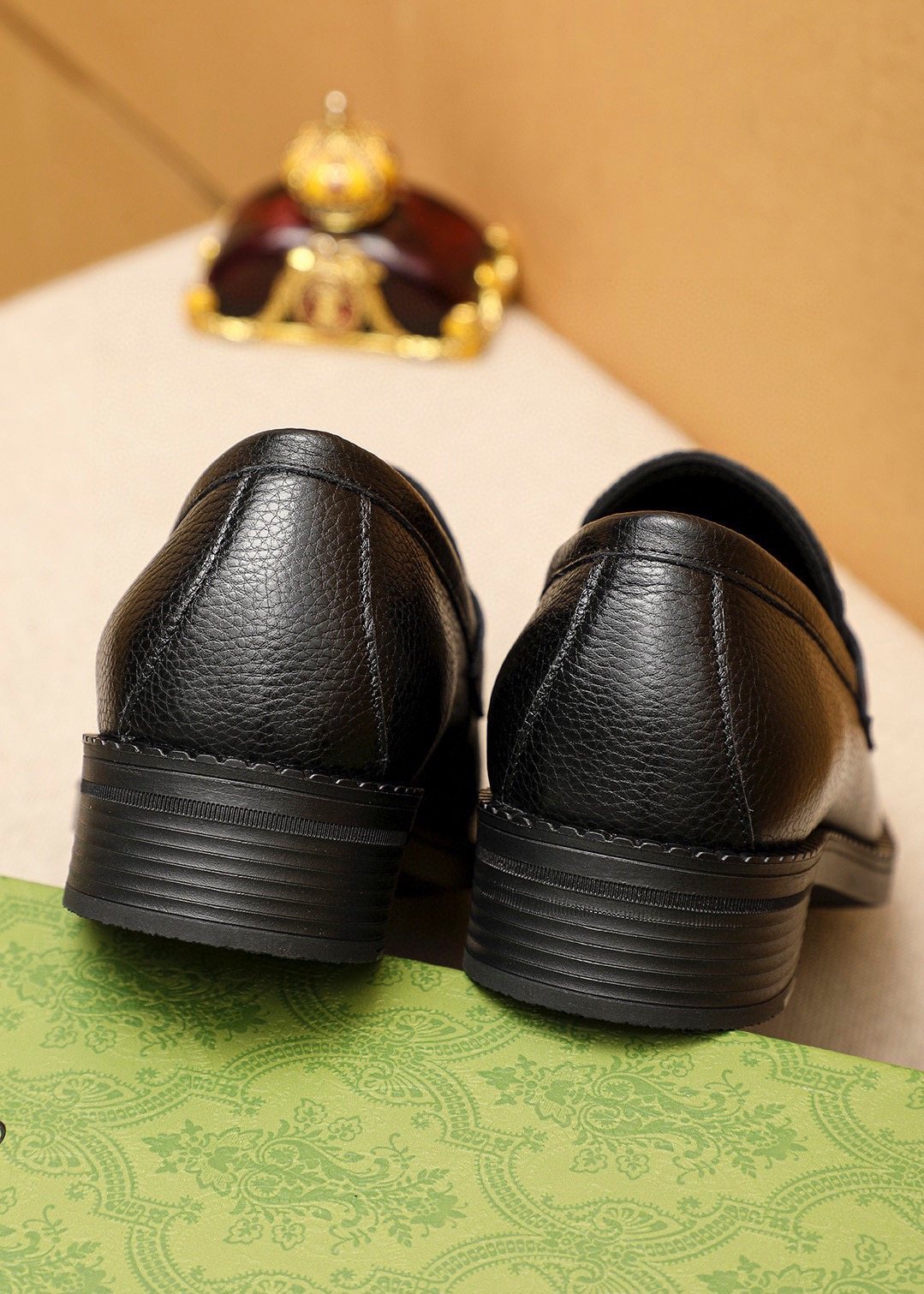 Gucci Black Textured Leather Loafers