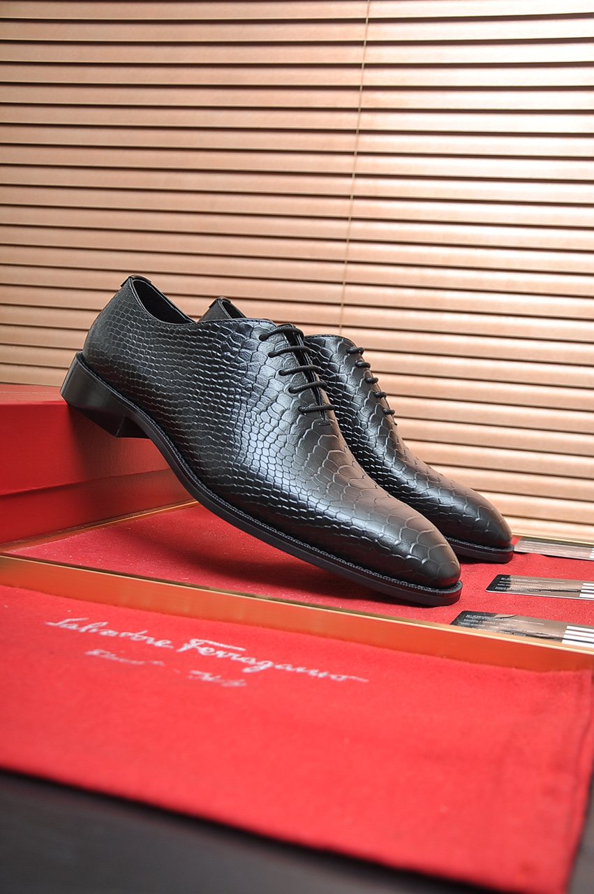 Ferragamo Black Textured Lace-Up Dress Shoes